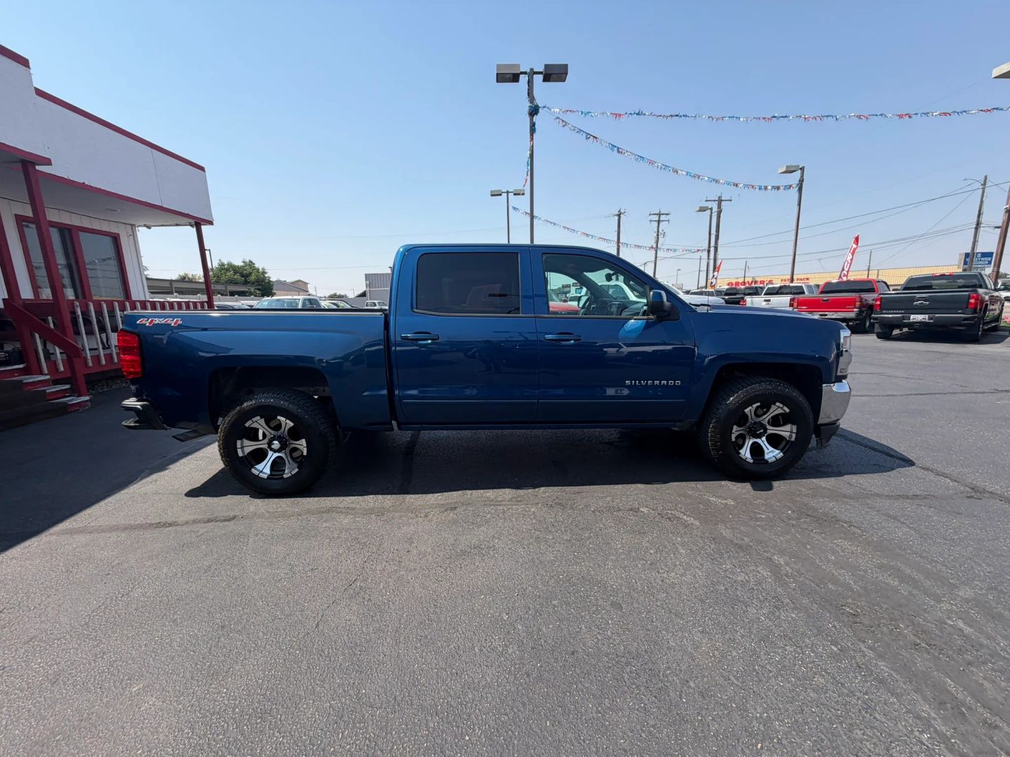 chevrolet silverado 1500 2016 3GCUKREC0GG211935 image chevrolet silverado 1500 2016 3GCUKREC0GG211935 image